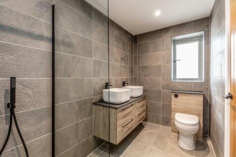 Ashgrove Ave, Abbotts Leigh Shower Room 2.jpg