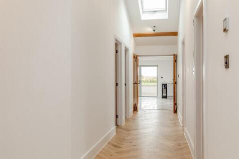 Ashgrove Ave, Abbotts Leigh Hallway 2.jpg