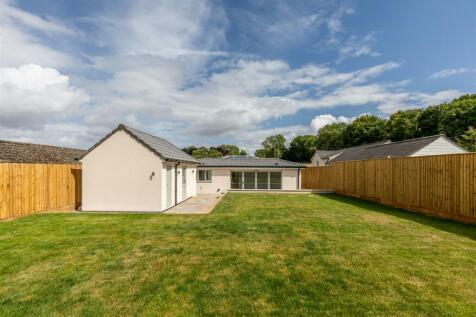 Ashgrove Ave, Abbotts Leigh Front 4.jpg