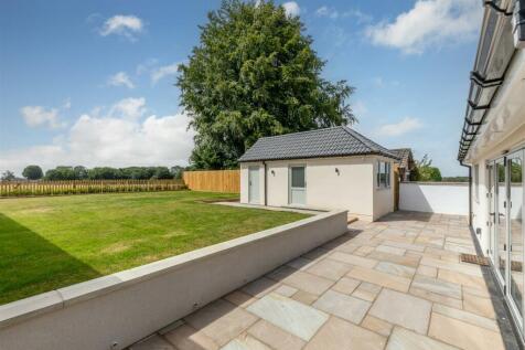 Ashgrove Ave, Abbotts Leigh Rear Garden 4.jpg