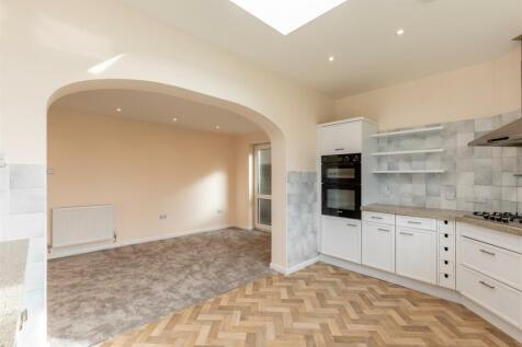 Sates Way, Henleaze Kitchen Living 2.jpg