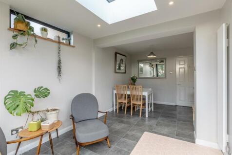 Sates Way, Henleaze Garden Dining Area.jpg