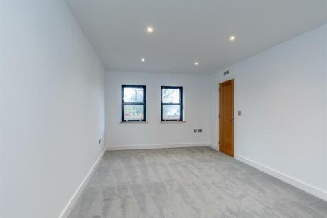 Station Road, Henbury Bed 2.jpg