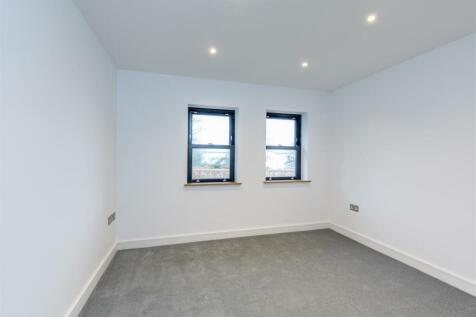 Station Road, Henbury Bed 4.jpg