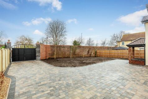 Station Road, Henbury Front Garden.jpg