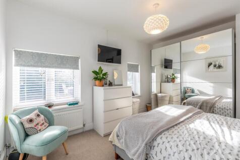 Westbury Lane Bed 2.jpg