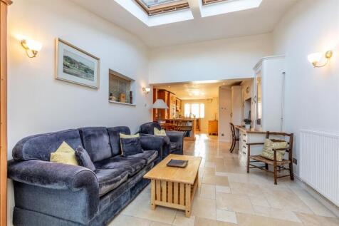Brean Down Ave, Henleaze Living Area.jpg