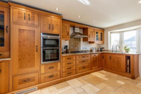 Brean Down Ave, Henleaze Kitchen.jpg