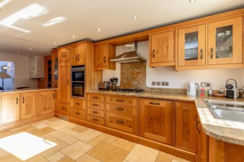 Brean Down Ave, Henleaze Kitchen 4.jpg