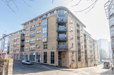 Hamilton Court, Bristol Front.jpg