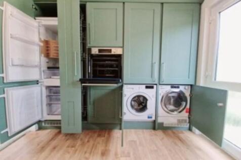 Kitchen 2.jpg