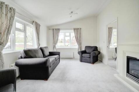 Living Room 2.jpg