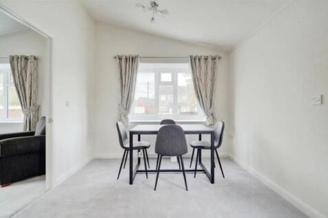 Dining Area.jpg