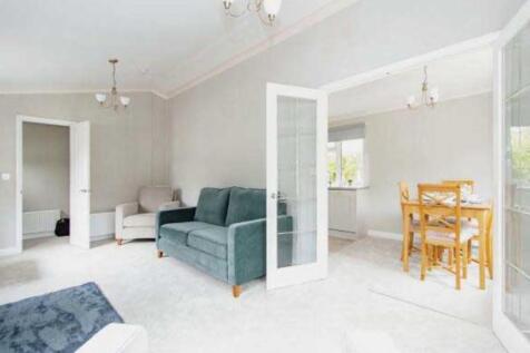 Living Room 2.jpg