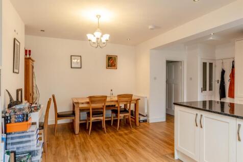 Metrord Grove, Redland Dining Area.jpg
