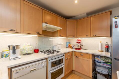 Lawrence Grove, Henleaze Kitchen 2.jpg