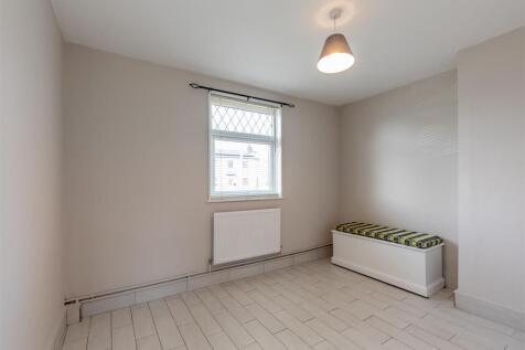 Sylvan Way, Sea Mills Bed 3.jpg