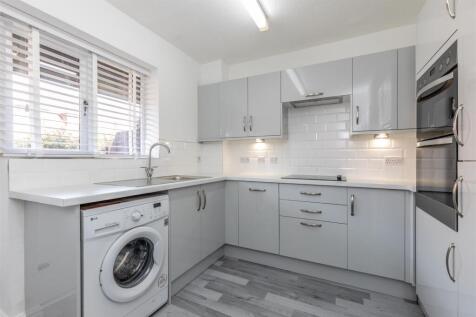 Courville Close, Alveston Kitchen.jpg