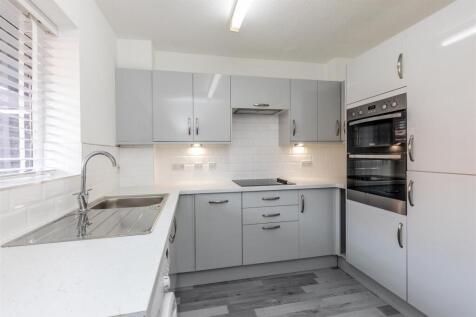 Courville Close, Alveston Kitchen 2.jpg