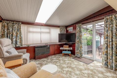 Green Dell Close, Henbury Living Room.jpg