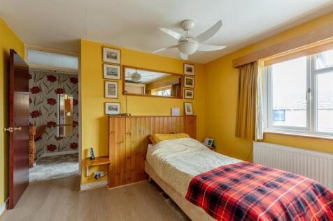 Green Dell Close, Henbury Bed 1b.jpg
