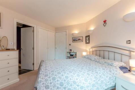 Leading Edge, Clifton Bed 2.jpg