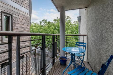 Leading Edge, Clifton Balcony.jpg