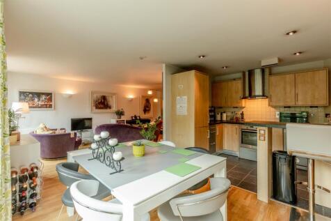 Leading Edge, Clifton Dining Area 2.jpg