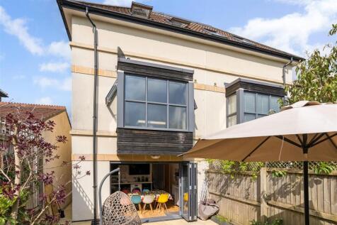 Holmes Grove, Henleaze Rear of Property.jpg