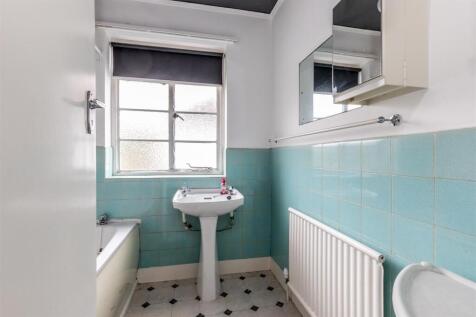 The Dell, Westbury on Trym Bathroom.jpg