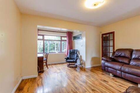 Langfield Close, Henbury Living Room.jpg