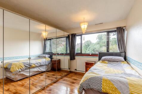 Langfield Close, Henbury Bed 2.jpg