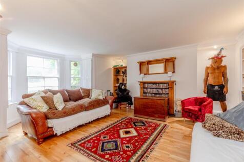 Redland Park, Redland Living Room.jpg