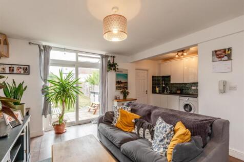 Sandling Avenue, Horfield Living Room 2.jpg