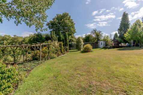 Lyndale, Over Lane Rear Garden 4.jpg