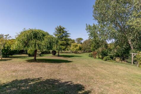 Lyndale, Over Lane Rear Garden 6.jpg