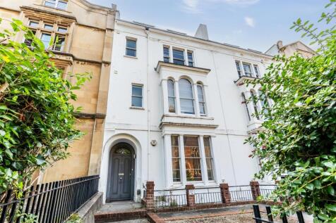 Oakfield Road, Clifton Front.jpg