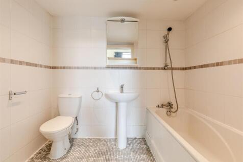 Oakfield Road, Clifton Bathroom.jpg
