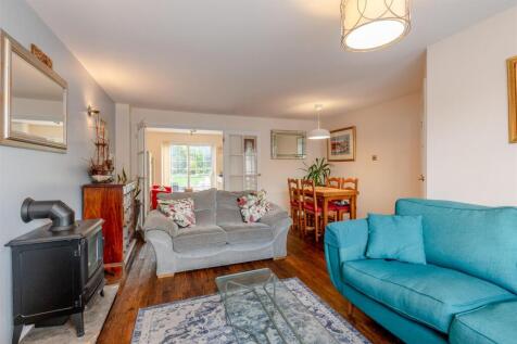 Parkers Close, Brentry Living Room 3.jpg