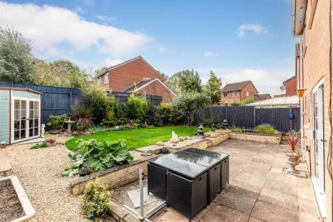 Parkers Close, Brentry Rear Garden 2.jpg