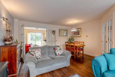 Parkers Close, Brentry Living Dining.jpg