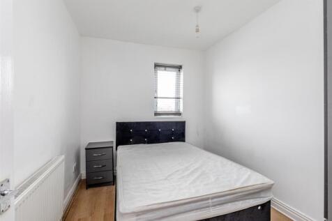 City Road, Bristol Bed 2.jpg