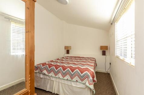 Chapel Cottage, Long Ashton Bed.jpg