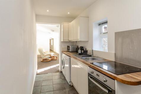 Chapel Cottage Long Ashton Kitchen 3.jpg