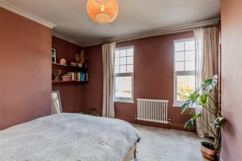 Dial Lane, Downend Bed 1.jpg