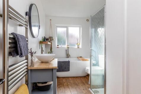 Dial Lane, Downend Bathroom.jpg