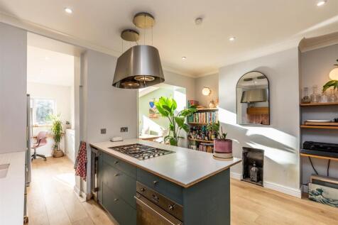 Dial Lane, Downend Kitchen 2.jpg