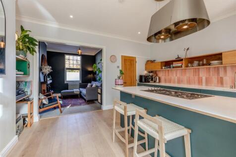 Dial Lane, Downend Kitchen 3.jpg