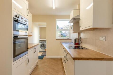 Highfield Grove, Horfield Kitchen.jpg