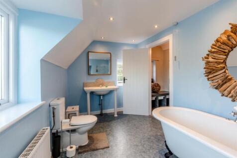 The Cottage, Over Lane Bathroom 1b.jpg